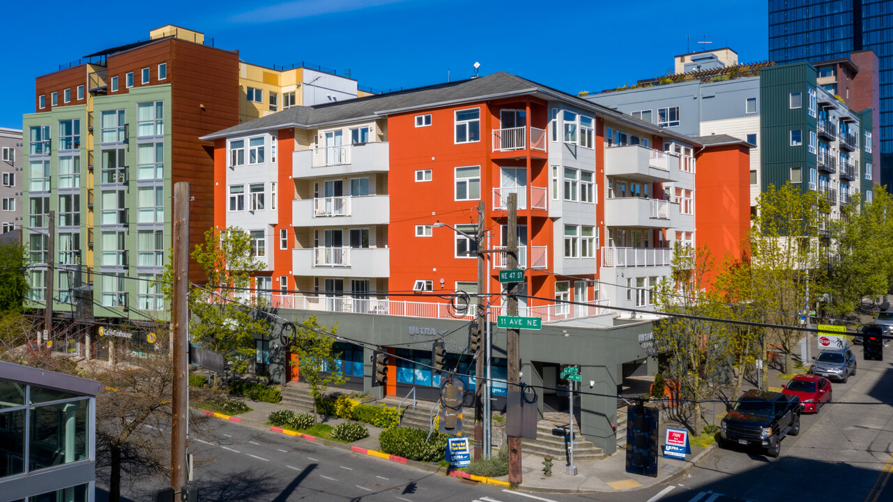 Sunrise Cascade in Seattle, WA - Building Photo