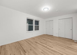 71 Woodlawn Ave, Unit 2 in Jersey City, NJ - Foto de edificio - Building Photo