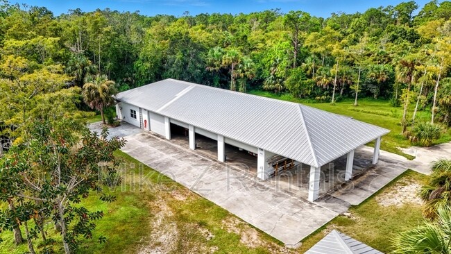 2261 Krape Rd in Naples, FL - Building Photo - Building Photo