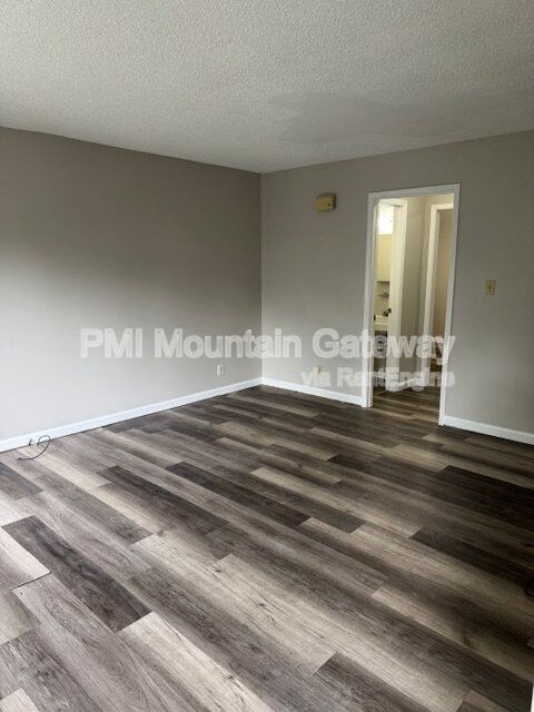 54 Greenwood Dr in Toccoa, GA - Building Photo - Building Photo