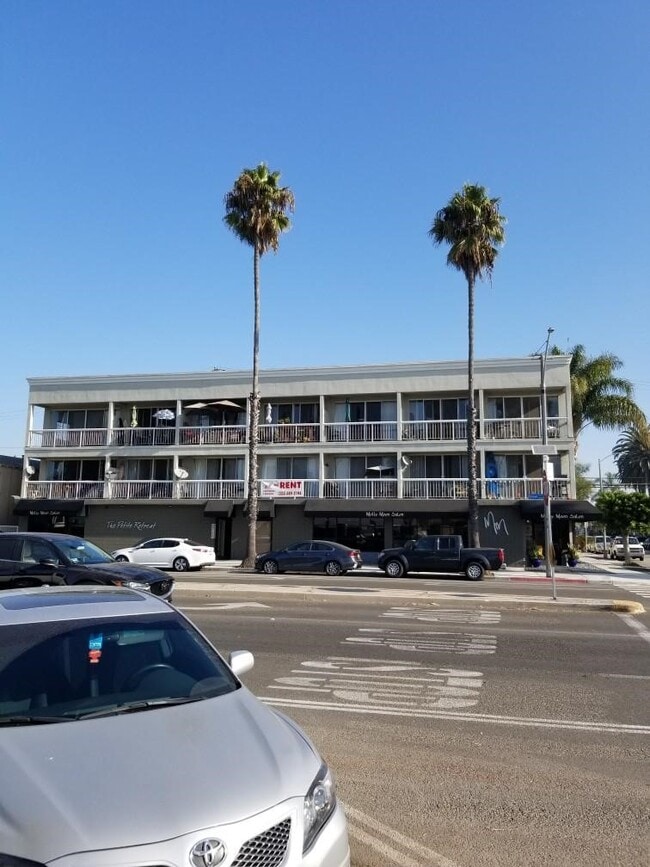 5039 E Ocean Blvd, Unit 3 in Long Beach, CA - Building Photo - Building Photo