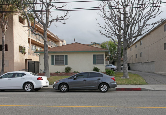 632-634 S Lake St in Burbank, CA - Building Photo - Building Photo