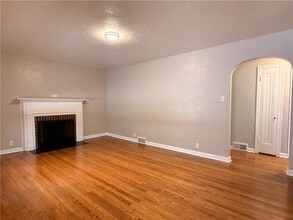 714 Pershing St, Unit N1006 in Ellwood City, PA - Building Photo - Building Photo