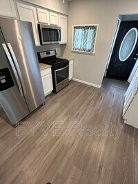 33853 Patton Dr photo'