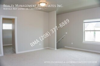 5086 N Cortona Way in Meridian, ID - Foto de edificio - Building Photo