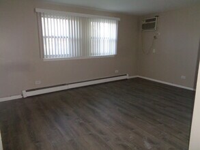 10748 S Harlem Ave in Worth, IL - Building Photo - Building Photo