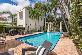 231 Sunset Rd in West Palm Beach, FL - Building Photo - Building Photo
