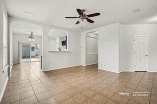 175 Katherine Way in San Antonio, TX - Building Photo