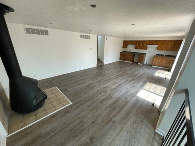 property at 661 W Lakeshore Dr