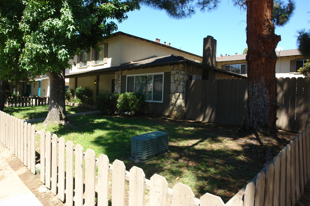 1709 Stokes St in San Jose, CA - Building Photo