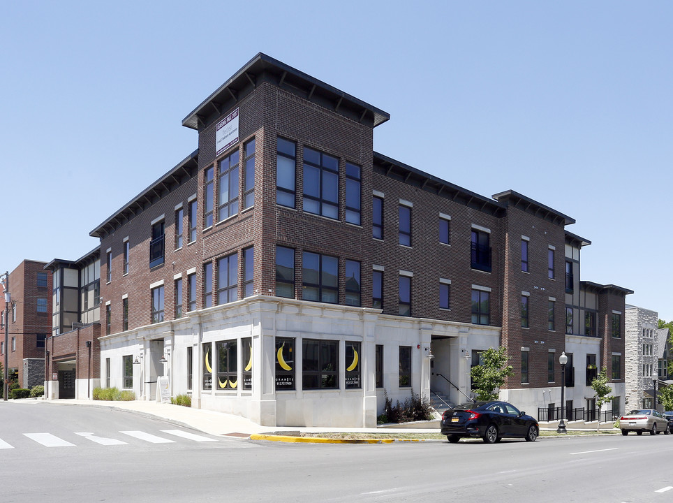 The Crest in Bloomington, IN - Building Photo