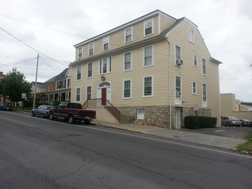 Sky White Apartments in Winchester, VA - Building Photo