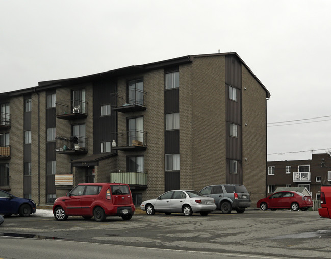 221-225 Hector-Lanthier in St-Eustache, QC - Building Photo - Building Photo