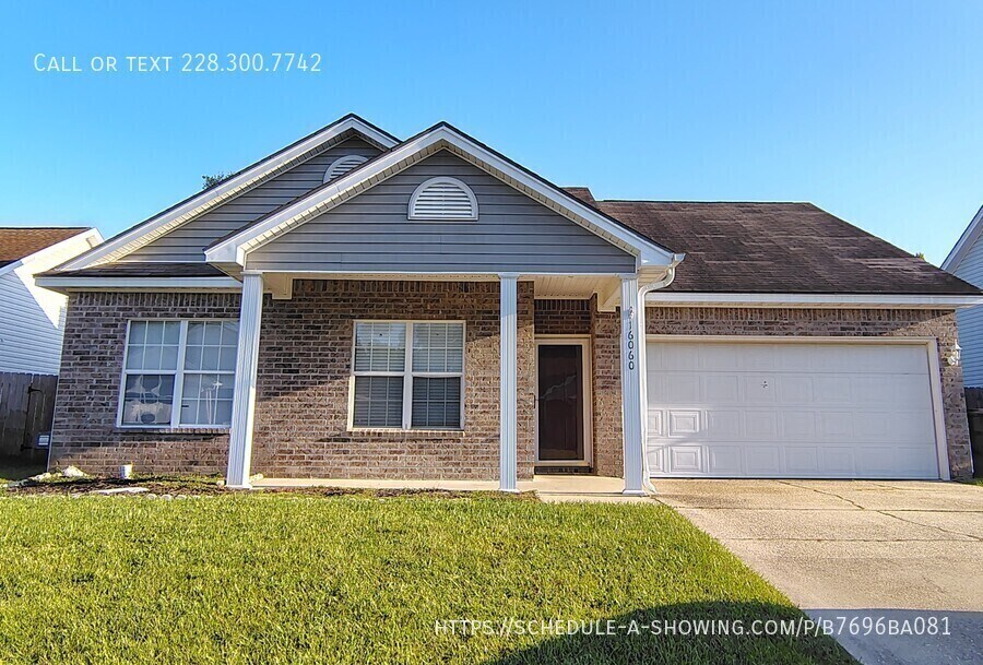 16060 S April Dr in Gulfport, MS - Building Photo