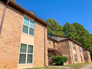 Charleston Square Apartments in Ruston, LA - Foto de edificio - Building Photo