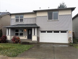5029 200th Street Ct E in Spanaway, WA - Building Photo