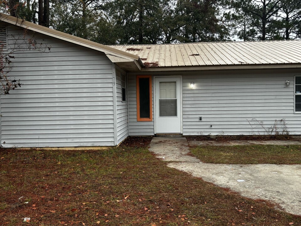 179 Cherokee Cir in Hinesville, GA - Building Photo