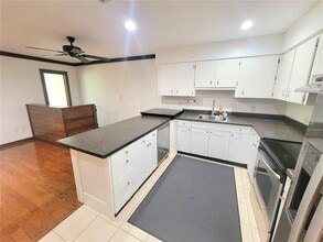 306 63rd St in Holmes Beach, FL - Building Photo - Building Photo
