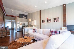 19 N 3rd St in Philadelphia, PA - Building Photo