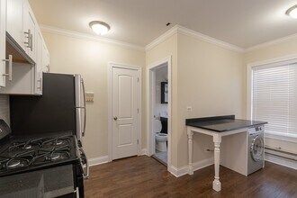 3826 N Greenview Ave, Unit J09P in Chicago, IL - Building Photo - Building Photo