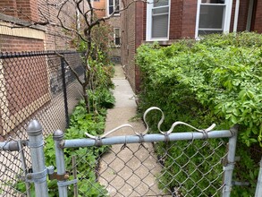 2340 W Thomas St in Chicago, IL - Building Photo - Building Photo