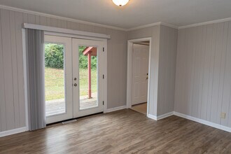 404 N College St in Morganton, NC - Building Photo - Building Photo