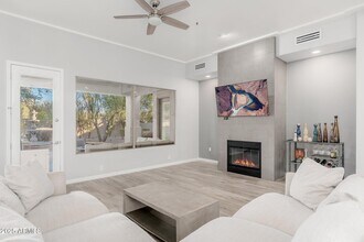 32427 N 71st Way in Scottsdale, AZ - Foto de edificio - Building Photo