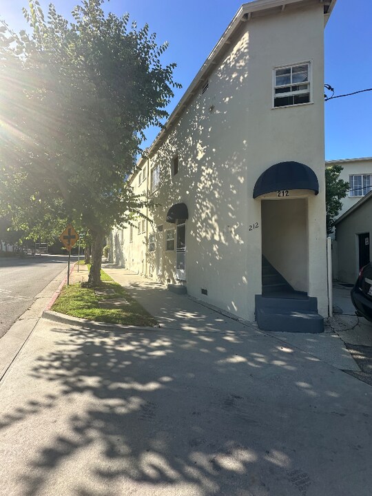 212 S Moreno Dr in Beverly Hills, CA - Building Photo