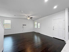 1633 W Broade St in Leander, TX - Building Photo - Building Photo
