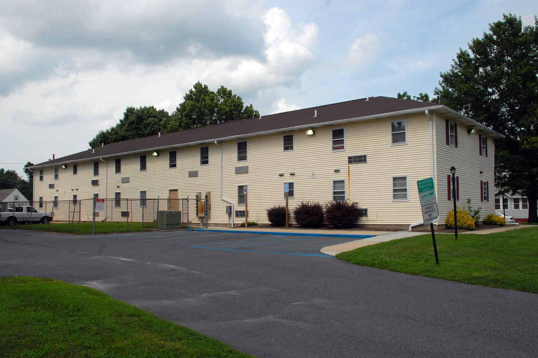 Academy Apartments in Milford, DE - Building Photo