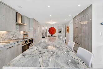 100 Sunrise Ave in Palm Beach, FL - Building Photo - Building Photo