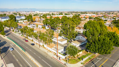 Village Court in Harbor City, CA - Foto de edificio - Building Photo