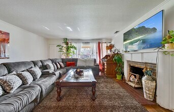 4205 Lyle St in Sacramento, CA - Foto de edificio - Building Photo