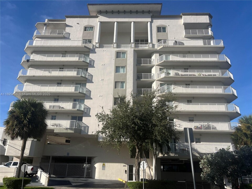 280 SW 20th Rd, Unit 603 in Miami, FL - Building Photo