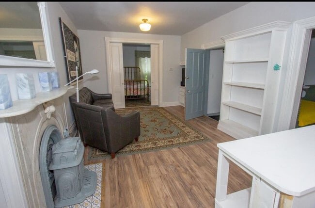 116 9th St, Unit Floor 2 in Troy, NY - Foto de edificio - Building Photo