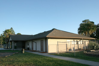 Sunlake Terrace Estates in Davenport, FL - Foto de edificio - Building Photo