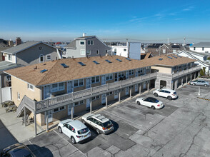 979 Oceanfront in Long Beach, NY - Foto de edificio - Building Photo