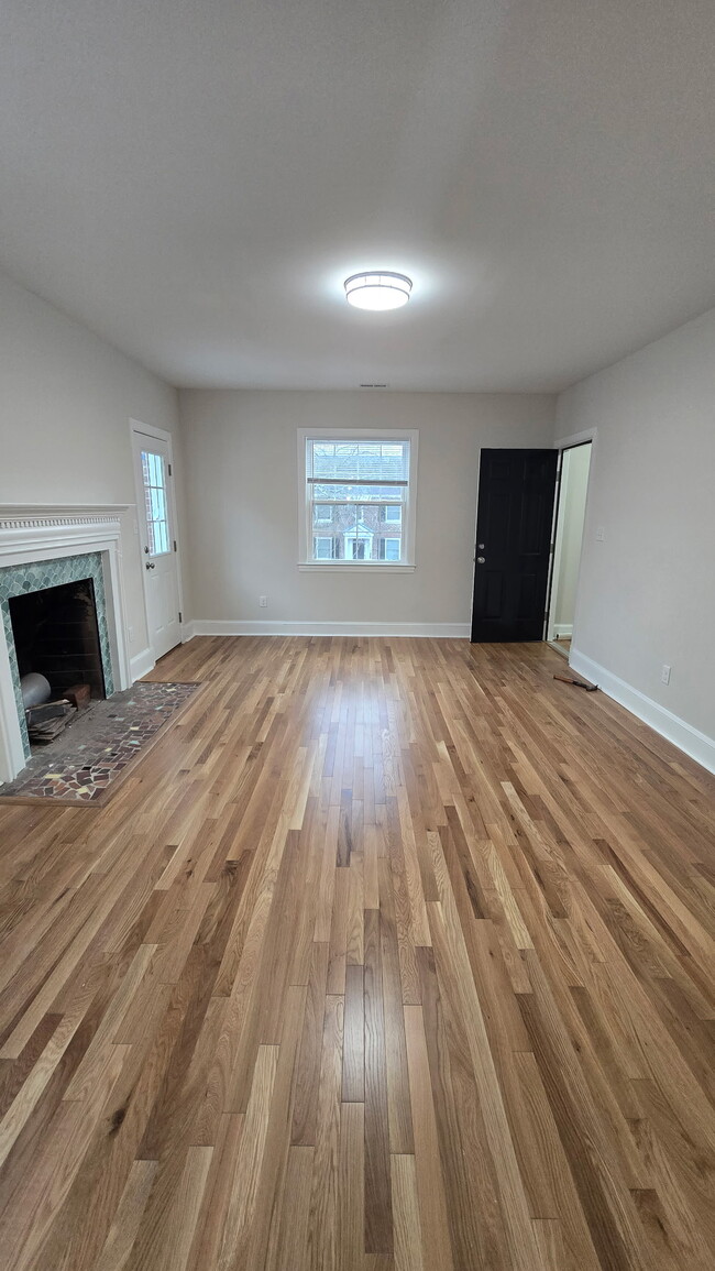 4418 Cutshaw Ave, Unit 1 in Richmond, VA - Foto de edificio - Building Photo