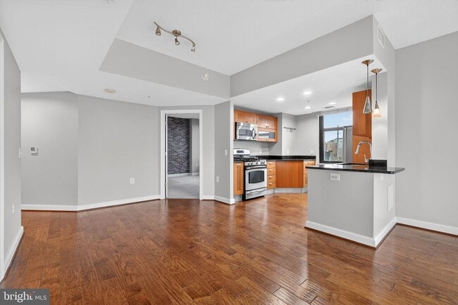 2451 Midtown Ave in Alexandria, VA - Building Photo - Building Photo