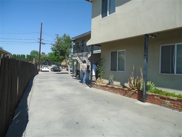 7933 Brimfield Ave in Panorama City, CA - Building Photo - Building Photo