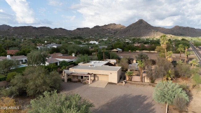 6701 E Mockingbird Ln in Paradise Valley, AZ - Building Photo - Building Photo