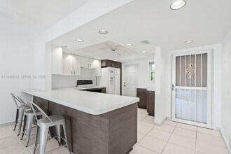 3121 NE 51st St in Fort Lauderdale, FL - Building Photo - Building Photo