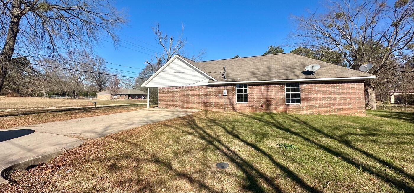 4402 Sanderson Ln in Texarkana, AR - Building Photo