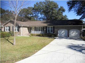 654 McCutchen St in Charleston, SC - Building Photo