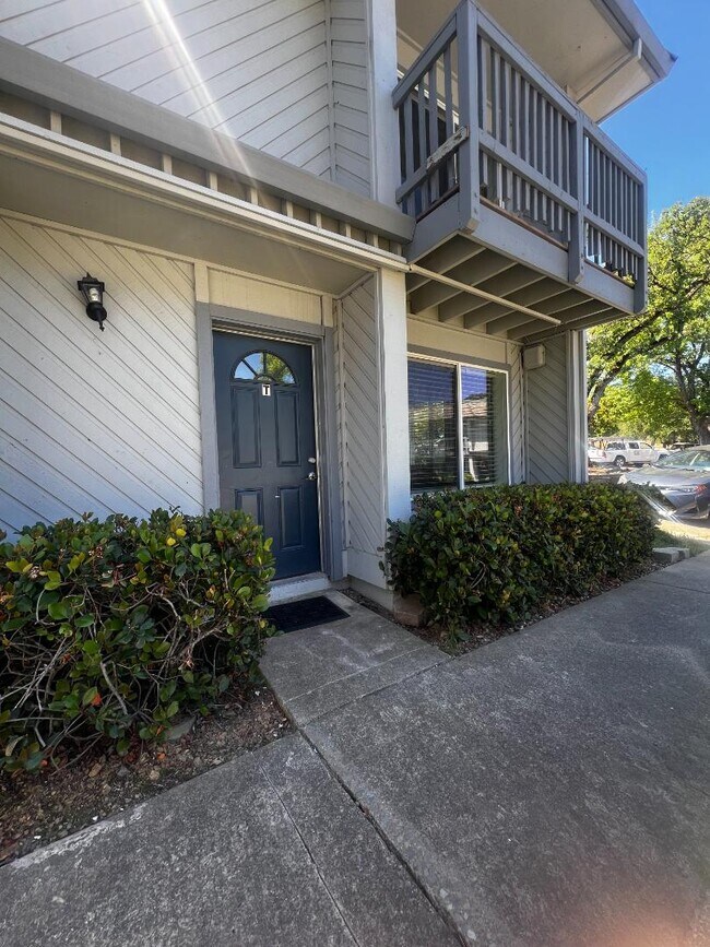 2515 Merrychase Dr in Cameron Park, CA - Building Photo - Building Photo