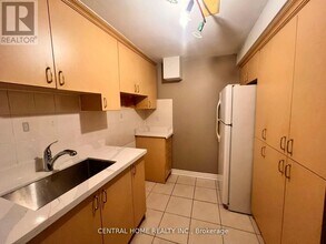 46 Clifton Ct in Markham, ON - Building Photo - Building Photo