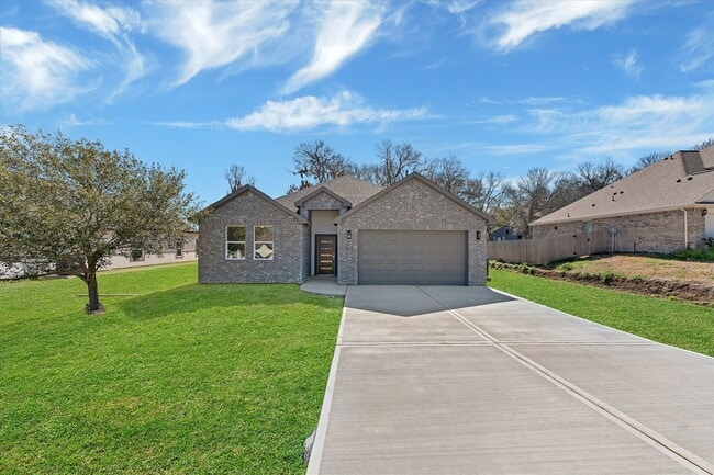 939 Lake View Dr in Montgomery, TX - Building Photo - Building Photo