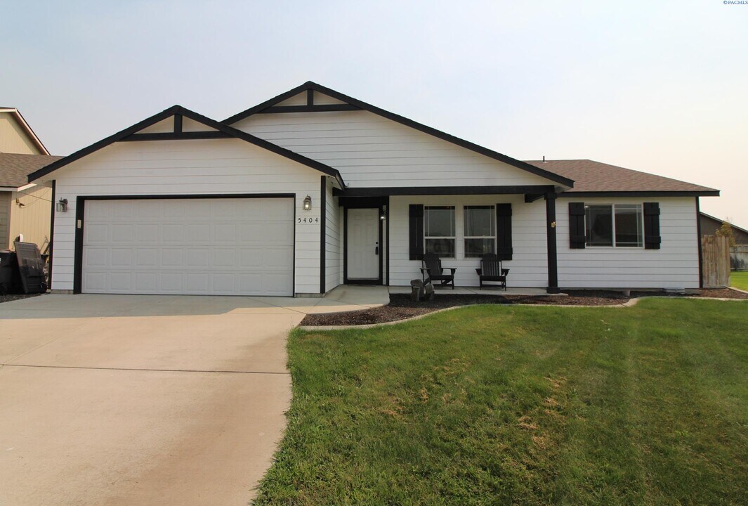 5404 Coolidge Ct in Pasco, WA - Building Photo