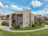 Casa Victoria in Bakersfield, CA - Building Photo - Primary Photo