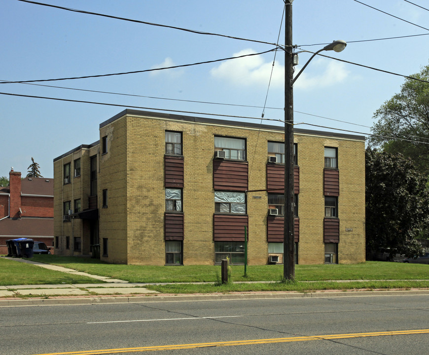 4109 Bathurst St in Toronto, ON - Building Photo